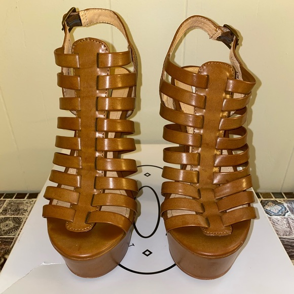 Steve Madden Glendael Heels - Picture 1 of 4